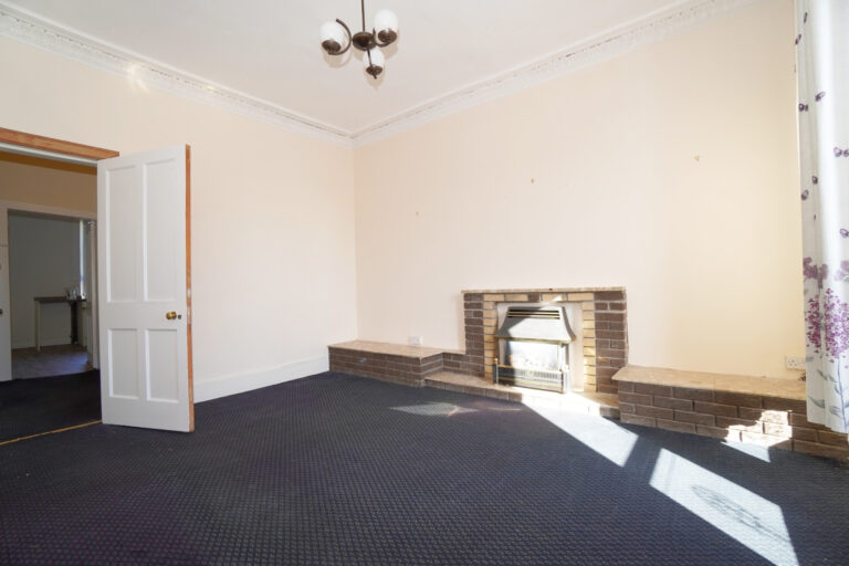 1/1 30 Dumbarton Road, Bowling, G60 5AH McHugh Estate Agents