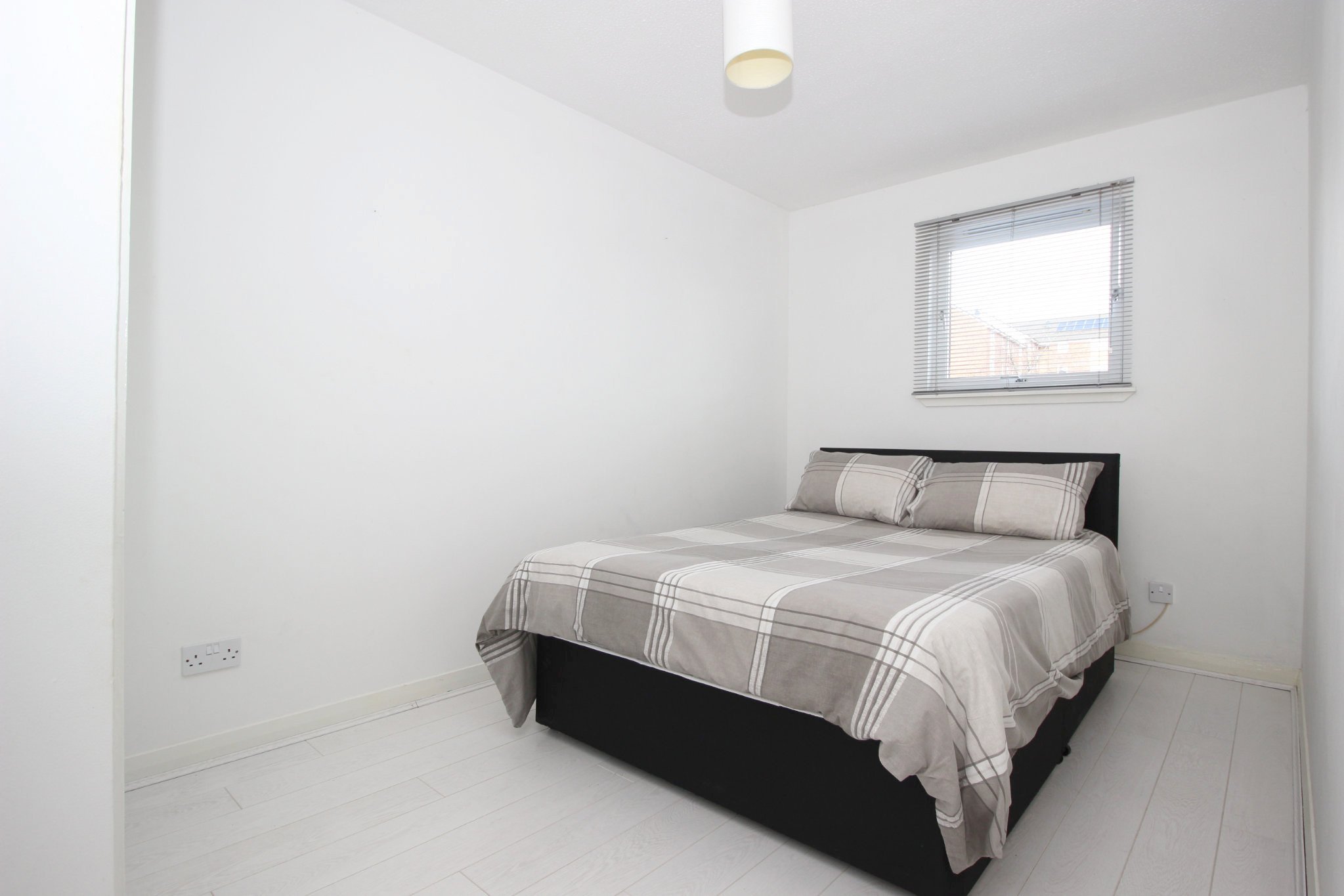 Flat 5 25 Second Avenue, Clydebank, G81 3BD McHugh Estate Agents