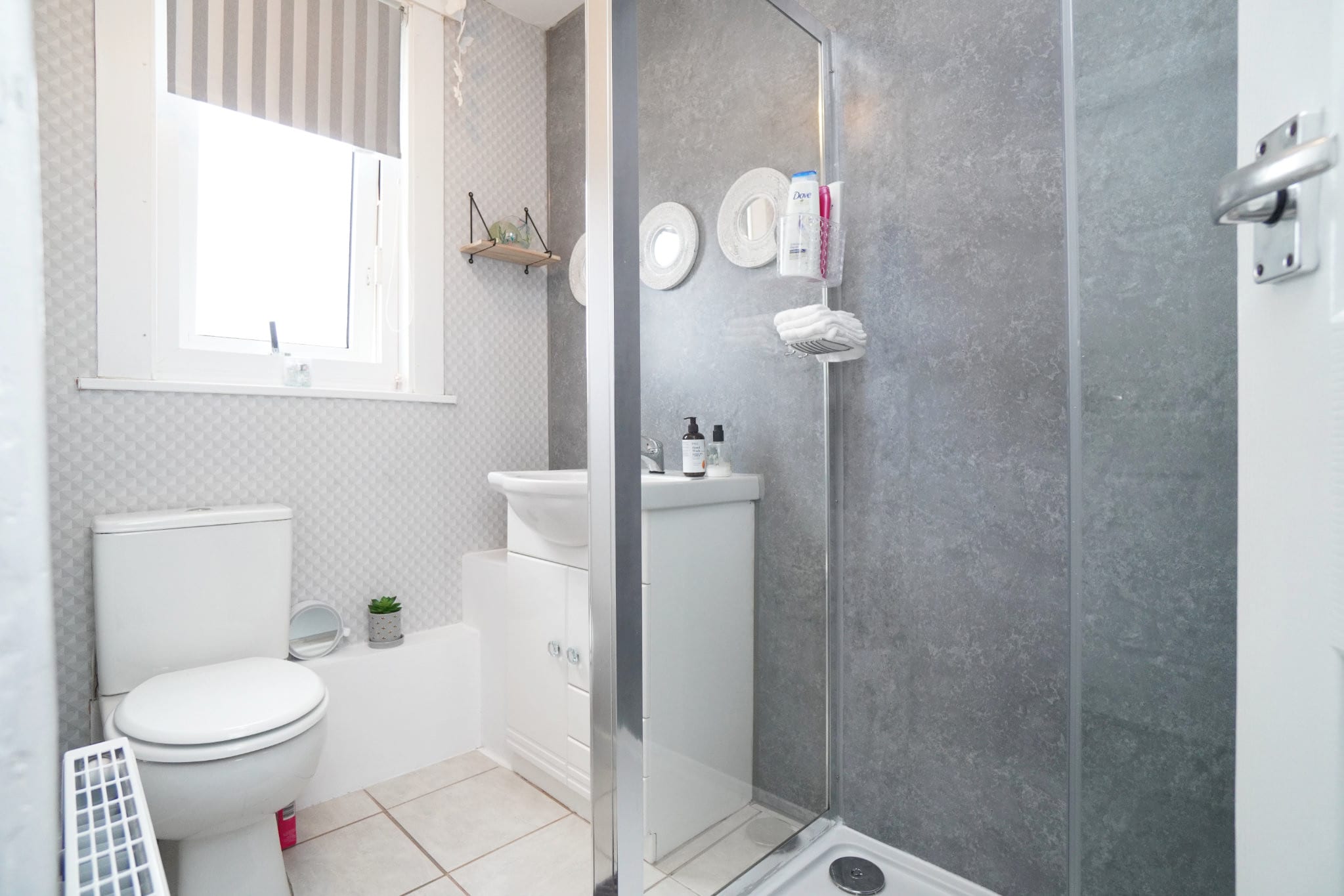 12 Abbott Crescent, Clydebank, G81 1AA McHugh Estate Agents