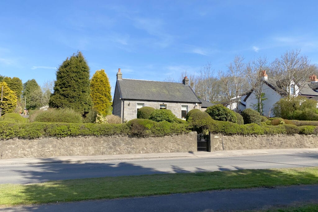 Arden Cottage Glasgow Road, Hardgate, G81 5QX McHugh Estate Agents