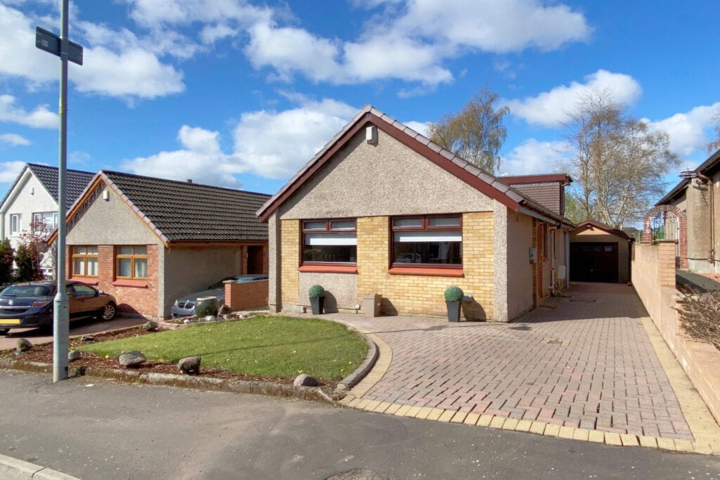 3 Greenside Road, Hardgate, G81 6NX McHugh Estate Agents