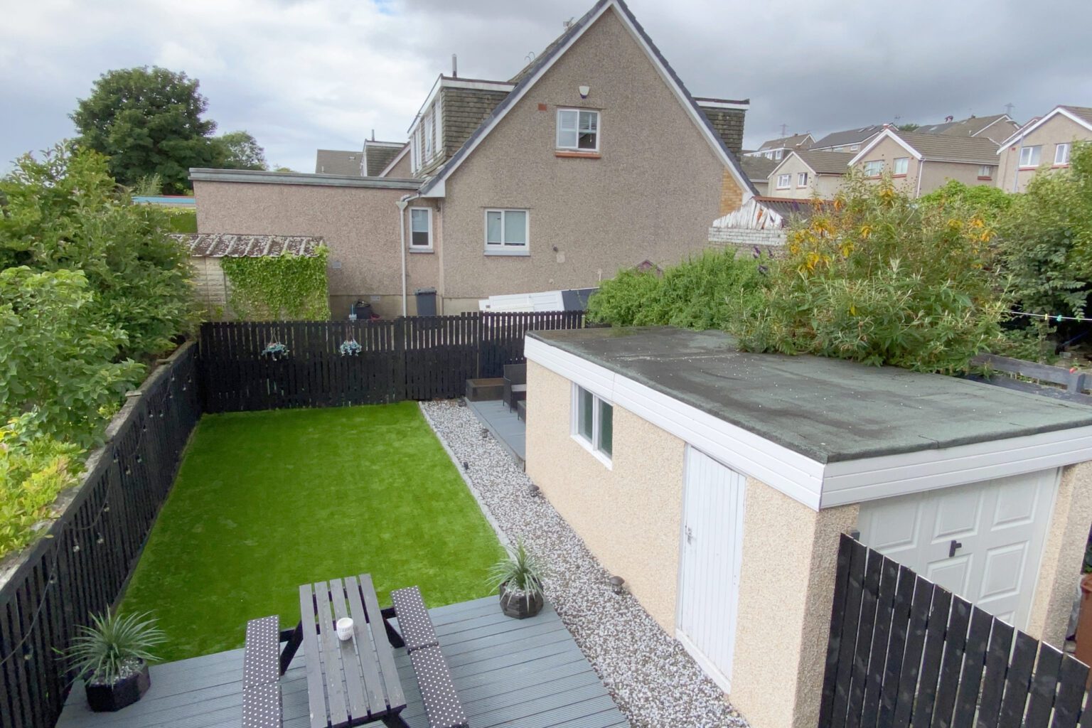 27 Farm Road, Duntocher G81 6JY McHugh Estate Agents