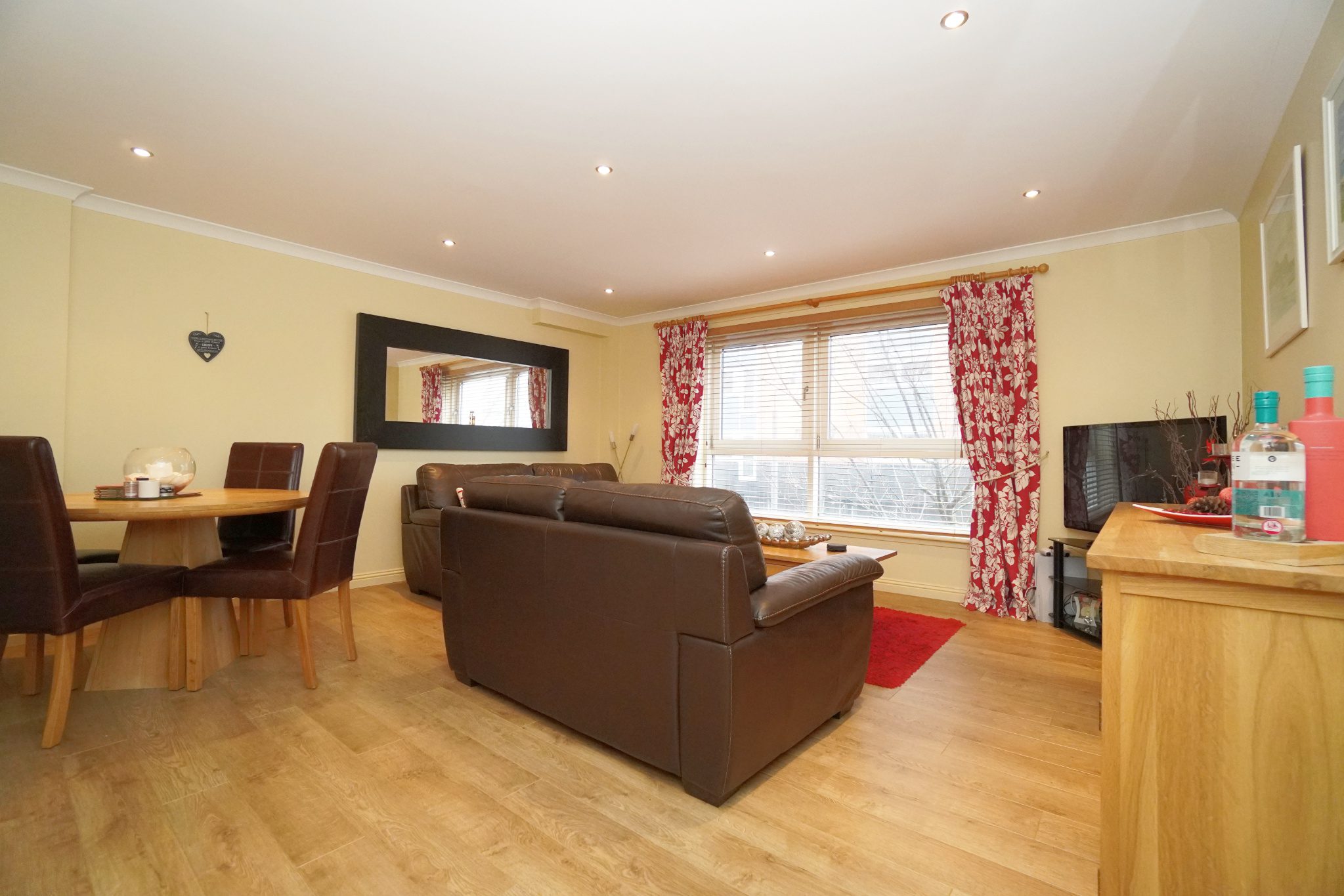 Flat 6, 12 Partick Bridge Street, Partick G11 6PL McHugh Estate Agents