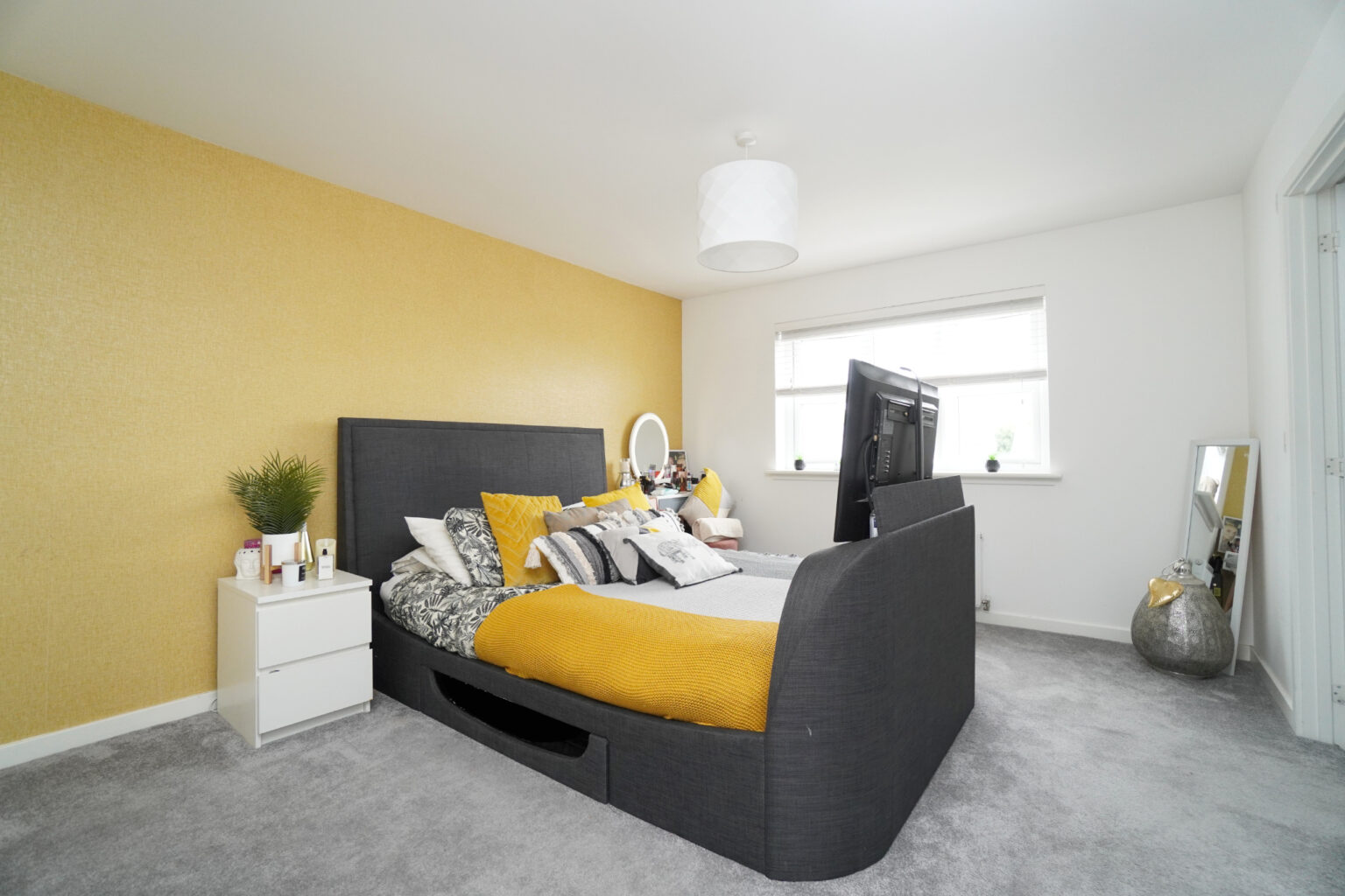 5 Queen Mary Crescent, Clydebank McHugh Estate Agents