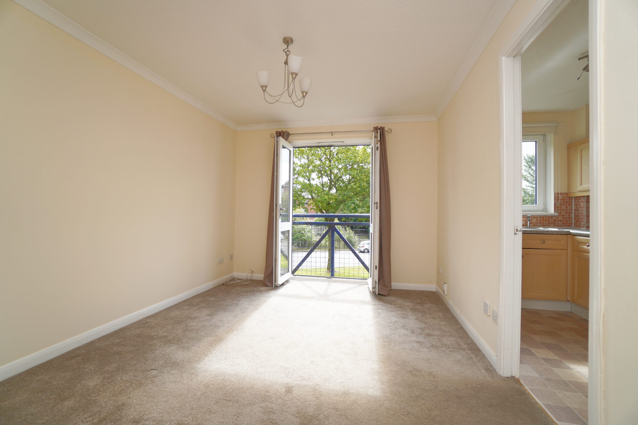 Flat 3 135 Glasgow Road, Clydebank G81 1QL McHugh Estate Agents