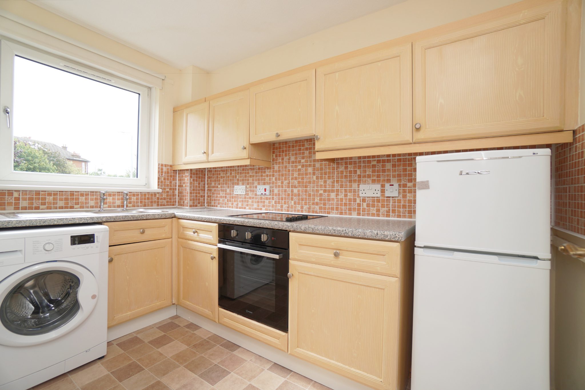 Flat 3 135 Glasgow Road, Clydebank G81 1QL McHugh Estate Agents