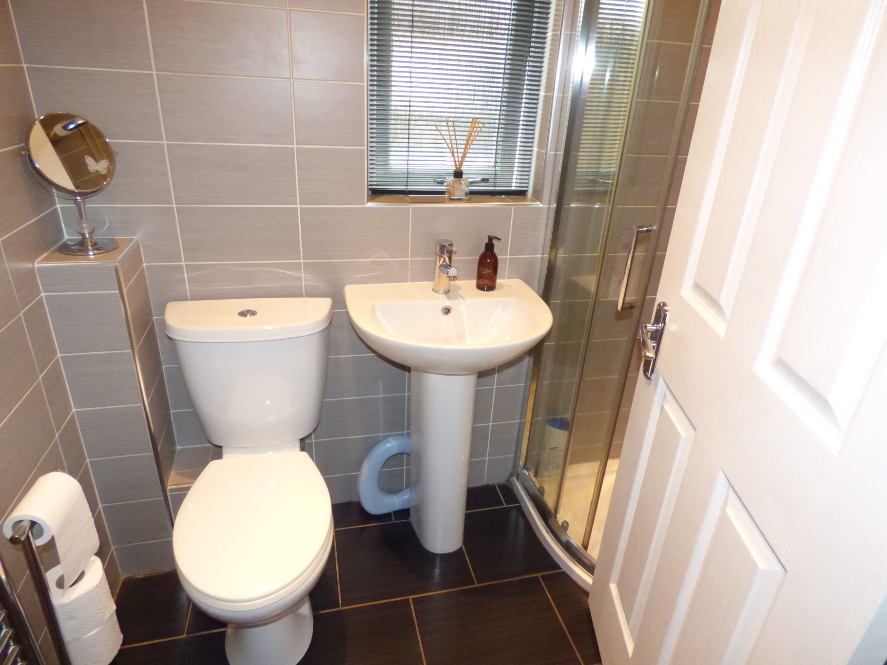 22 Bradan Avenue Glasgow G13 4HU McHugh Estate Agents