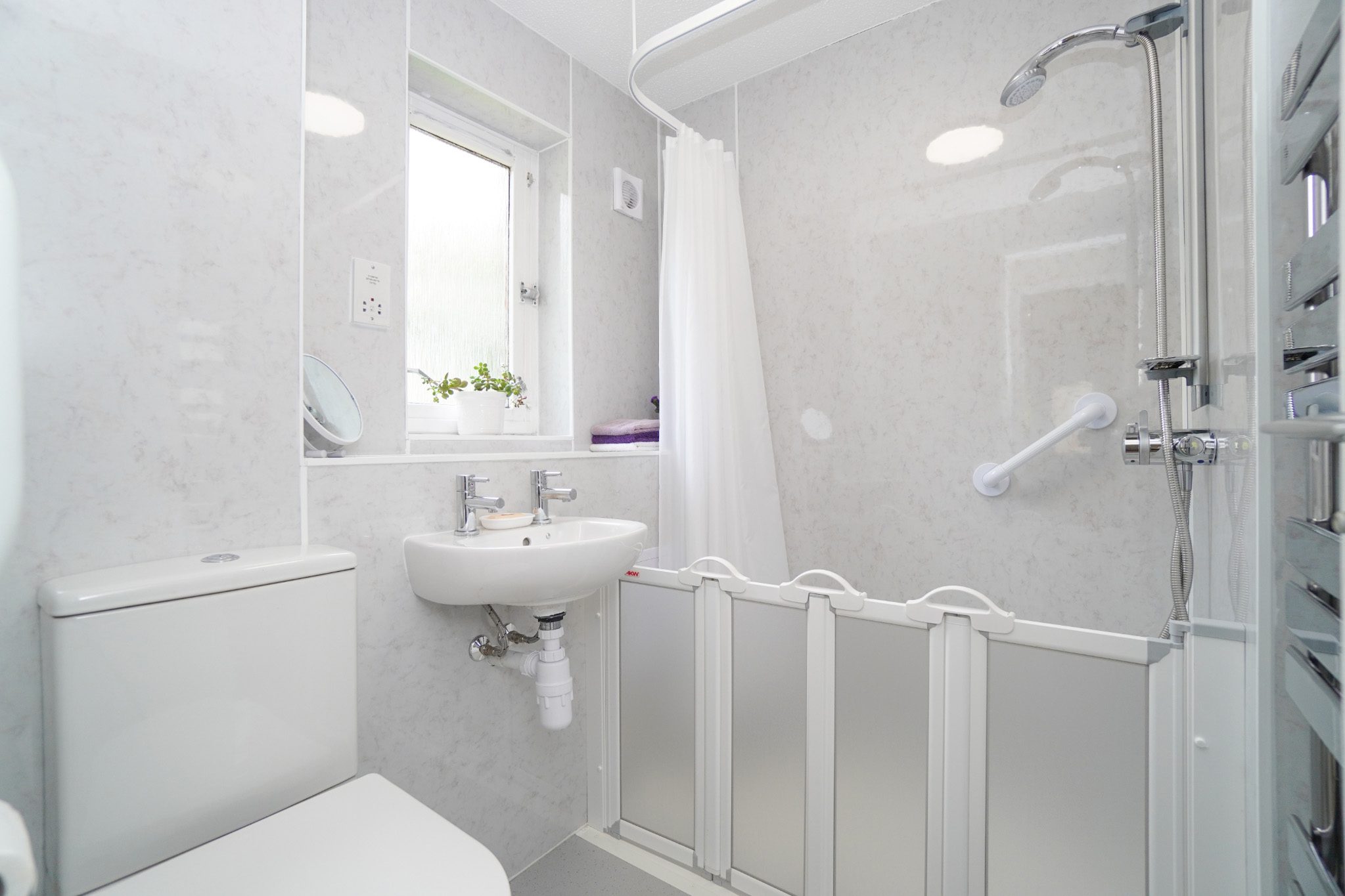 Antonine Gardens, Duntocher McHugh Estate Agents