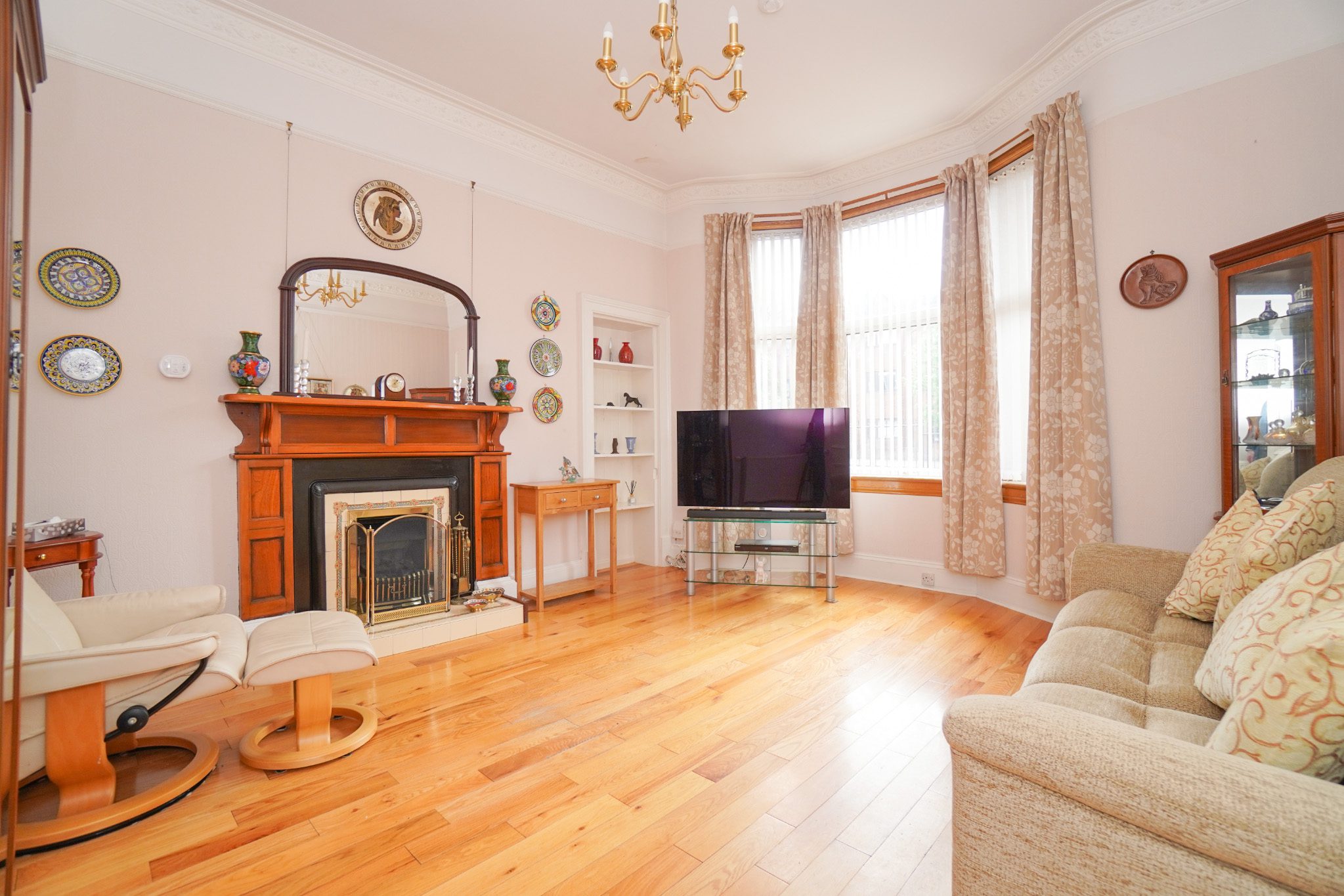 Dumbarton Road, Yoker McHugh Estate Agents