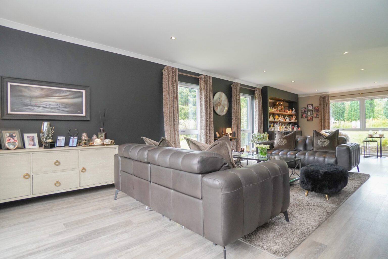 Casa Mia, Glasgow Road, Hardgate McHugh Estate Agents