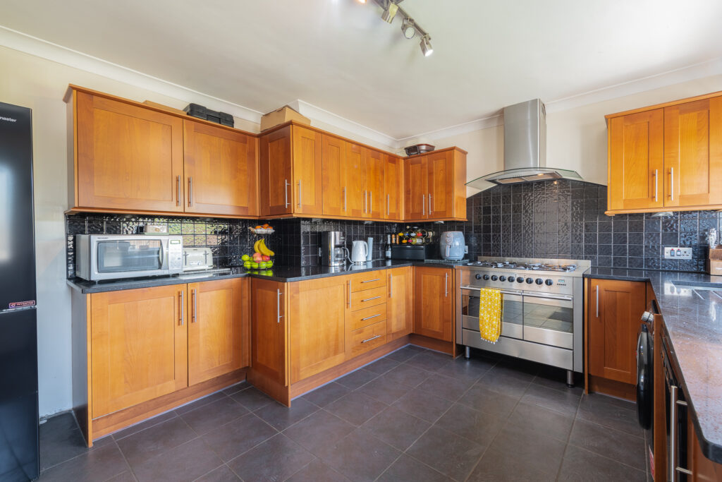 55 Farm Road, Duntocher McHugh Estate Agents