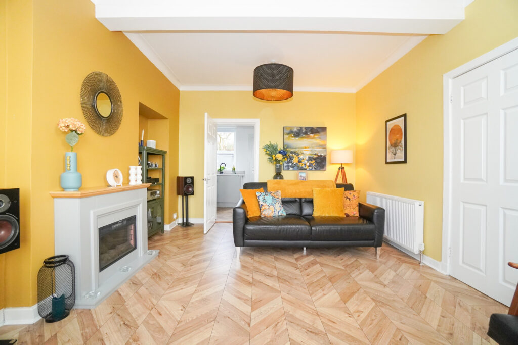 Street, Clydebank G81 3ED McHugh Estate Agents