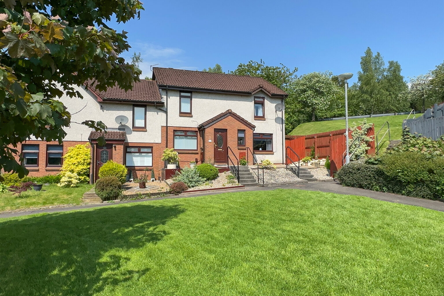 Antonine Gardens, Hardgate McHugh Estate Agents