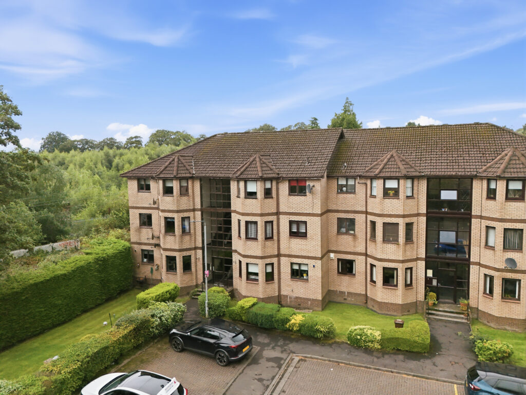 Clyde View Court, Bowling